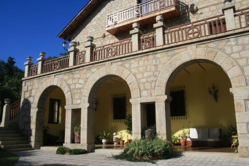  fachada del hotel de Velzquez 