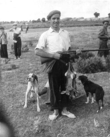 Julio posando con escopeta