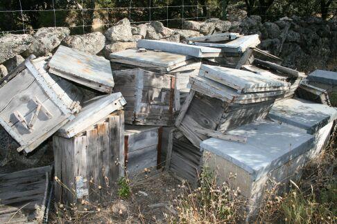 cajas en el Redegüelo