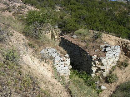 vista de la boca de la mina del Portillo