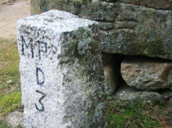 cruz en tapia del prado de Ovejero