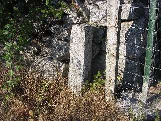 hito de separación de Moral y Becerril en Navalcaide