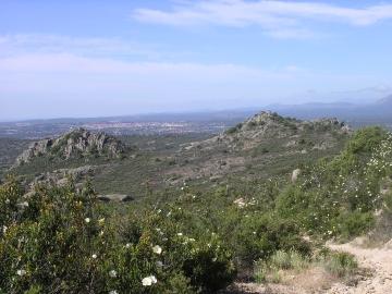 a la derecha Cerro Lechuza