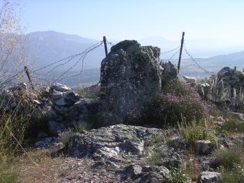 manchas de cuarzo y alambrada