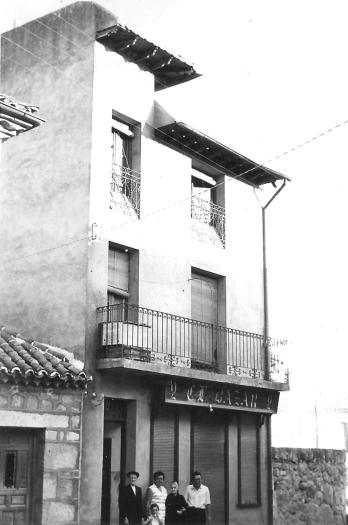  Basilio a la puerta del Bazar 